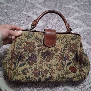 Classic Vintage LIZ CLAIBORNE Floral Tapestry Handbag With Leather/brass Accents